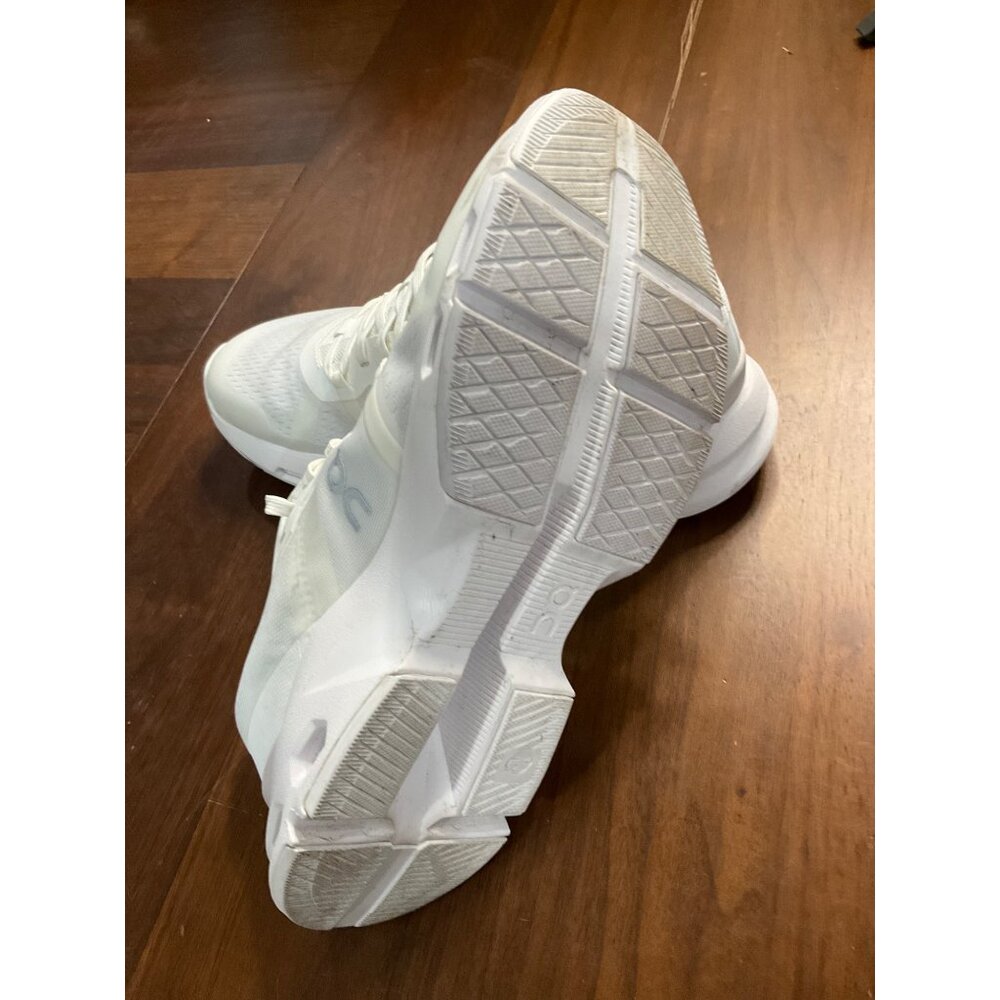 ON Cloudpulse Sneakers in Undyed & Frost 9 with box Mens Athletic Shoes - Picture 11 of 16